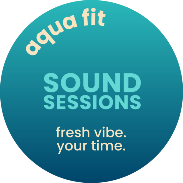 Aqua Fit Wassertrainingssession für Fitness und Gesundheit, Schwimmen, Aquagymnastik, Wassersport, Gruppenkurse, wassergymnastik, Aquafitness, Aktivität im Wasser, gesunde Lebensweise.